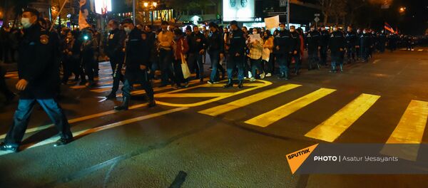 Шествие протестующих к площади Свободы (12 ноября 2020). Еревaн Шествие протестующих к площади Свободы (12 ноября 2020). Еревaн - Sputnik Արմենիա