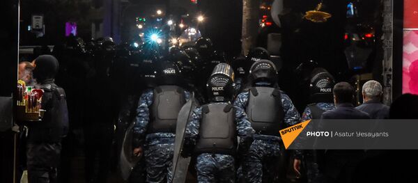 Сотрудники полиции - Sputnik Արմենիա