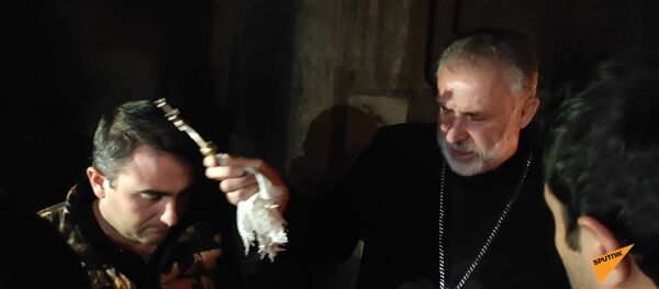 Армянские военнослужащие молятся в Дадиванке Армянские военнослужащие молятся в Дадиванке - Sputnik Армения