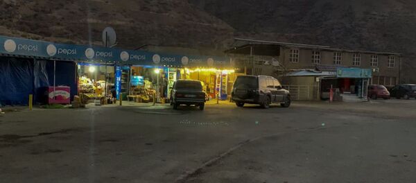 Торговые ларьки на трассе Ереван - Бердзор - Степанакерт Торговые ларьки на трассе Ереван - Бердзор - Степанакерт - Sputnik Армения