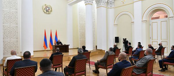 Президент Армен Саркисян встретился с группой представителей культурной и спортивной сфер, а также неправительственных организаций (13 ноября 2020). Еревaн Президент Армен Саркисян встретился с группой представителей культурной и спортивной сфер, а также неправительственных организаций (13 ноября 2020). Еревaн - Sputnik Արմենիա