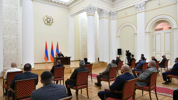 Президент Армен Саркисян встретился с группой представителей культурной и спортивной сфер, а также неправительственных организаций (13 ноября 2020). Еревaн - Sputnik Армения