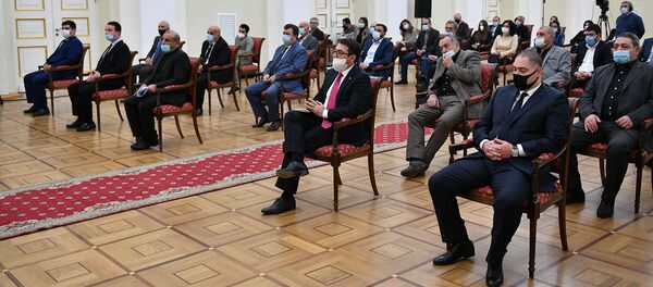 Президент Армен Саркисян встретился с группой представителей культурной и спортивной сфер, а также неправительственных организаций (13 ноября 2020). Еревaн Президент Армен Саркисян встретился с группой представителей культурной и спортивной сфер, а также неправительственных организаций (13 ноября 2020). Еревaн - Sputnik Արմենիա