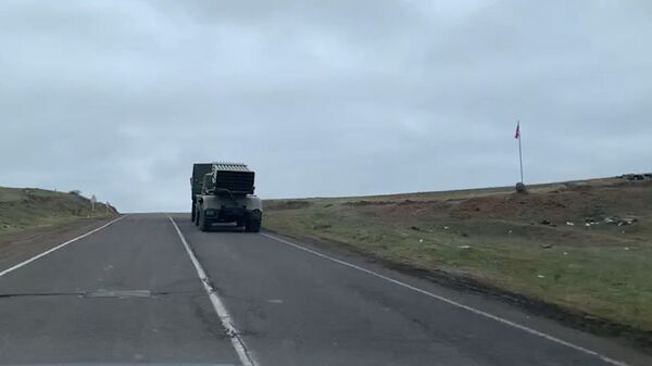 Разбомбленный Лачинский мост, связывающий Ереван и Степанакерт — видео - Sputnik Армения