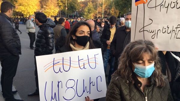 Митингующие на площади Свободы (13 ноября 2020)  - Sputnik Армения