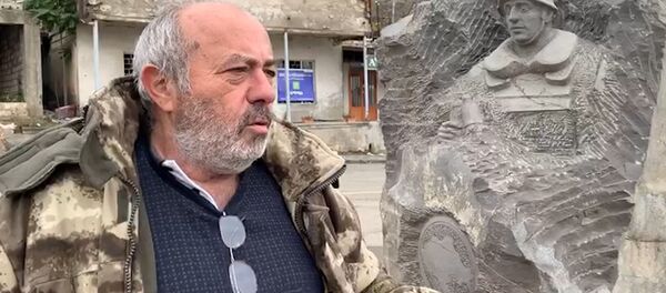 Բերձորի բնակիչը պատմում է ռուս խաղաղապահների հետ հանդիպման մասին Բերձորի բնակիչը պատմում է ռուս խաղաղապահների հետ հանդիպման մասին - Sputnik Արմենիա