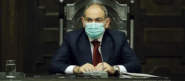 Премьер-министр Никол Пашинян провел совещание по вопросу обеспечения социальных гарантий семьям погибших на войне военнослужащих (14 ноября 2020). Еревaн - Sputnik Արմենիա