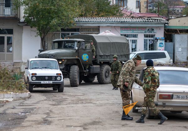 Կոտրված ժպիտներ ու քիչ-քիչ վերականգնվող քաղաք. ինչպես է ապրում Ստեփանակերտը - Sputnik Արմենիա