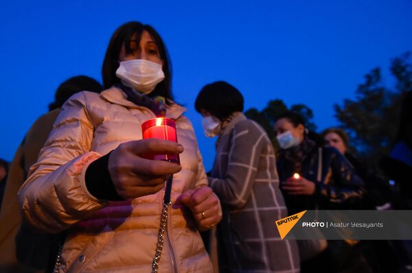 Ազատության հրապարակում մոմավառության արարողություն է մեկնարկել. լուսանկարներ և տեսանյութ - Sputnik Արմենիա