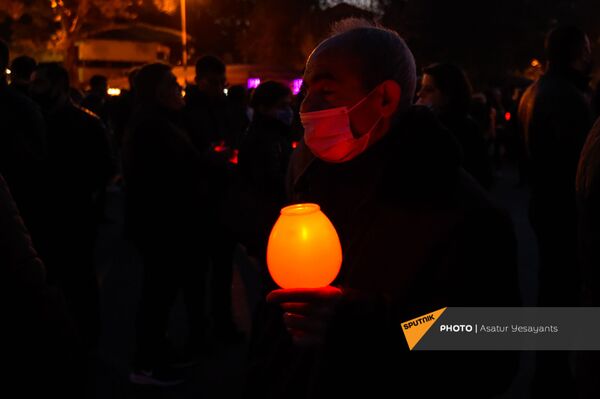 Ազատության հրապարակում մոմավառության արարողություն է մեկնարկել. լուսանկարներ և տեսանյութ - Sputnik Արմենիա