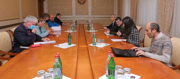 Президент Карабаха Араик Арутюнян встретился с членом Палаты лордов Великобритании и Северной Ирландии, баронессой Керолайн Кокс (14 ноября 2020). Степанакерт Президент Карабаха Араик Арутюнян встретился с членом Палаты лордов Великобритании и Северной Ирландии, баронессой Керолайн Кокс (14 ноября 2020). Степанакерт - Sputnik Արմենիա