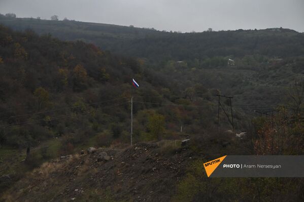 Дорога на подступе к Шуши после окончания военных действий (14 ноября 2020). Карабах - Sputnik Армения