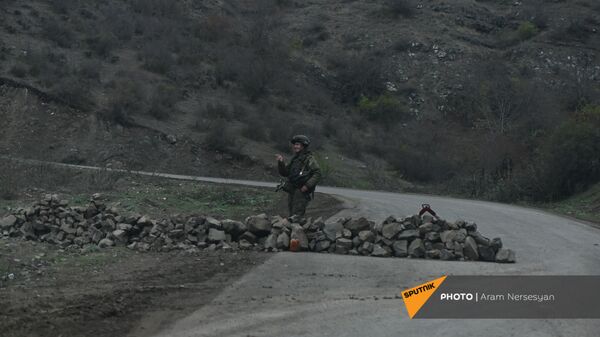 Дорога на подступе к Шуши после окончания военных действий (14 ноября 2020). Карабах - Sputnik Արմենիա