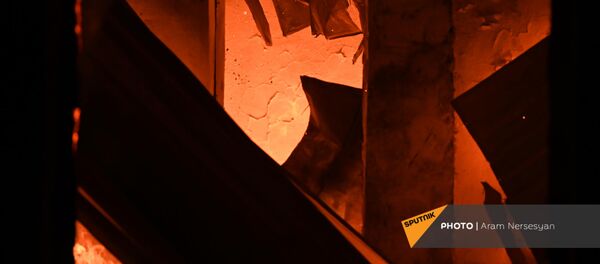 Люди покидают свои дома в Карвачаре перед вступлением в силу соглашения о передаче земель (14 ноября 2020). Карабах Люди покидают свои дома в Карвачаре перед вступлением в силу соглашения о передаче земель (14 ноября 2020). Карабах - Sputnik Արմենիա