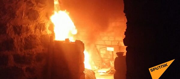 Арцахцы сжигают дома в Карвачаре: последняя ночь - Sputnik Армения