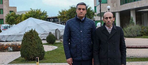 Защитники прав человека Армении и Карабаха Арман Татоян и Артак Бегларян - Sputnik Армения