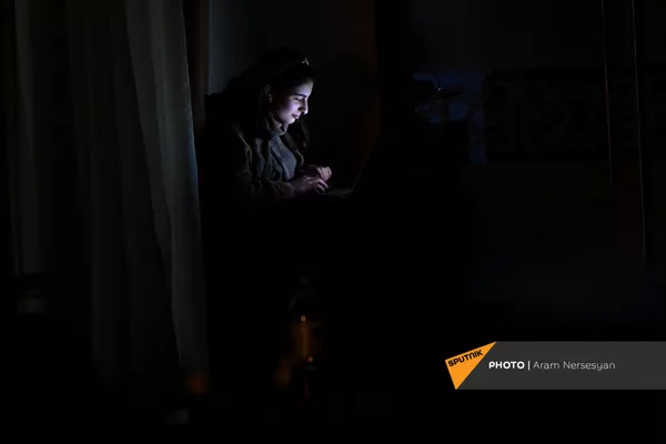 Степанакерт после войны: жизнь со сдержанной надеждой на будущее Степанакерт после войны: жизнь со сдержанной надеждой на будущее - Sputnik Армения