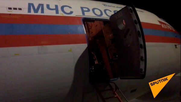 Спецборт авиации МЧС России с гуманитарной помощью уже в Ереване Спецборт авиации МЧС России с гуманитарной помощью уже в Ереване - Sputnik Армения