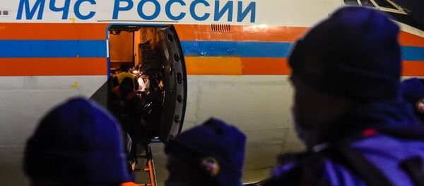 Спецборт авиации МЧС России с аэромобильным госпиталем приземлился в Ереване (15 ноября 2020). Армения - Sputnik Армения