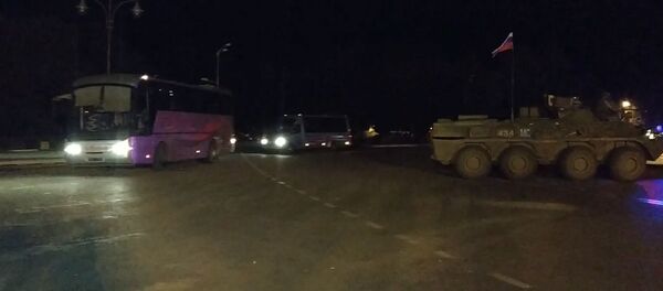 Арцахцы возвращаются домой: видео из Степанакерта - Sputnik Армения