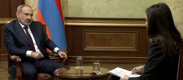 Премьер-министр Никол Пашинян отвечает на вопросы журналистов в режиме онлайн пресс-конференции (16 ноября 2020). Еревaн - Sputnik Արմենիա