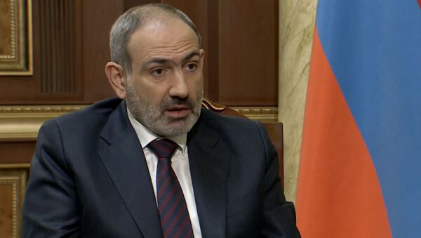 Премьер-министр Никол Пашинян отвечает на вопросы журналистов в режиме онлайн пресс-конференции (16 ноября 2020). Еревaн - Sputnik Армения