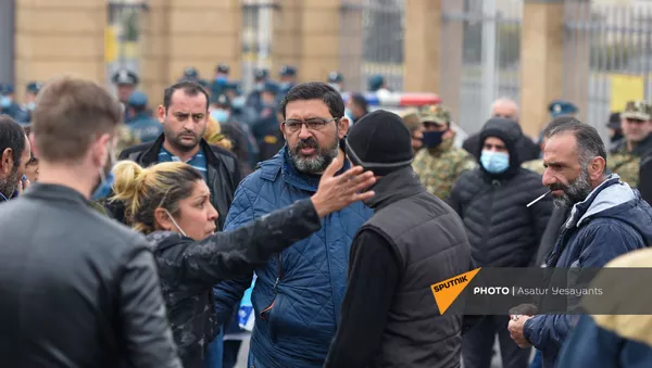 Акция протеста родителей солдат пропавших без вести у здания Минобороны (16 ноября 2020). Еревaн