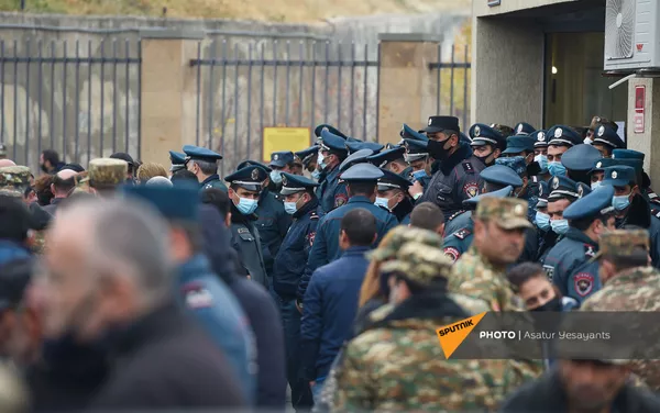 Акция протеста родителей солдат пропавших без вести у здания Минобороны (16 ноября 2020). Еревaн Акция протеста родителей солдат пропавших без вести у здания Минобороны (16 ноября 2020). Еревaн - Sputnik Армения