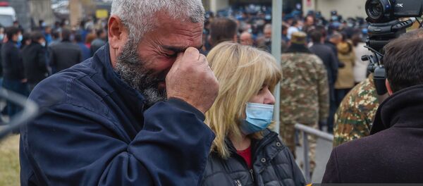 Акция протеста родителей солдат пропавших без вести у здания Минобороны (16 ноября 2020). Еревaн - Sputnik Армения