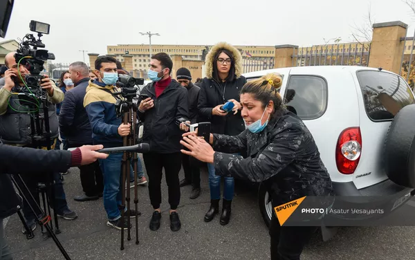 Акция протеста родителей солдат пропавших без вести у здания Минобороны (16 ноября 2020). Еревaн Акция протеста родителей солдат пропавших без вести у здания Минобороны (16 ноября 2020). Еревaн - Sputnik Армения