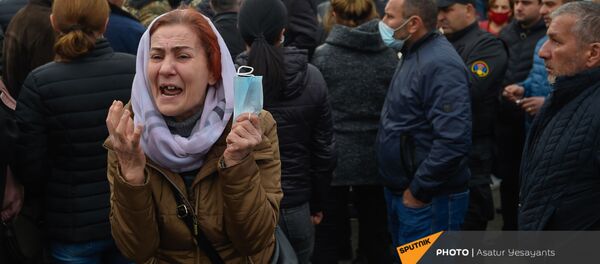 Акция протеста родителей солдат пропавших без вести у здания Минобороны (16 ноября 2020). Еревaн Акция протеста родителей солдат пропавших без вести у здания Минобороны (16 ноября 2020). Еревaн - Sputnik Армения