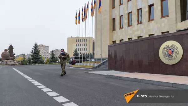 Акция протеста родителей солдат пропавших без вести у здания Минобороны (16 ноября 2020). Еревaн - Sputnik Армения