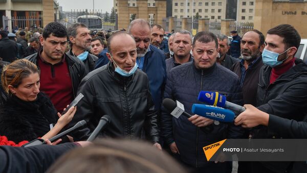 Акция протеста родителей солдат пропавших без вести у здания Минобороны (16 ноября 2020). Еревaн - Sputnik Армения