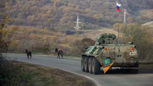 Колонна российских миротворцев направляется к монастырскому комплексу Дадиванк (16 ноября 2020). Карабах