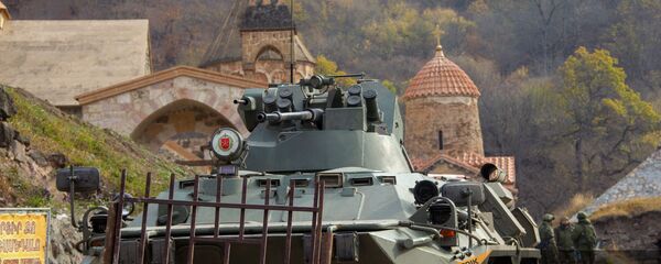 Российские миротворцы у монастырского комплекса Дадиванк (16 ноября 2020). Карабах - Sputnik Армения