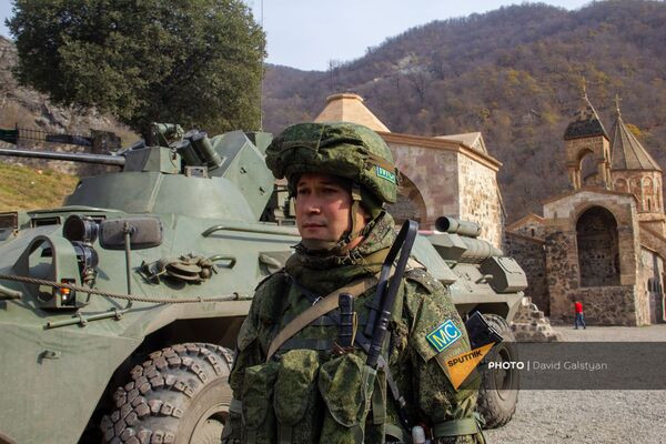 Դադիվանքի այցելուների մտահոգությունը, խաղաղապահներն ու տեր Հովհաննեսը. մոմ արդեն չկար... - Sputnik Արմենիա