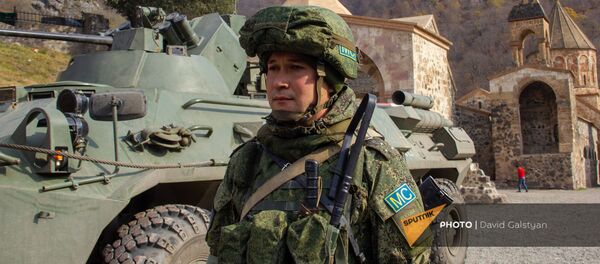 Российские миротворцы у монастырского комплекса Дадиванк (16 ноября 2020). Карабах - Sputnik Армения