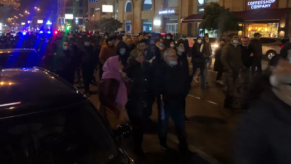 Шествие оппозиции после митинга на площади Свободы (16 ноября 2020). Еревaн - Sputnik Армения