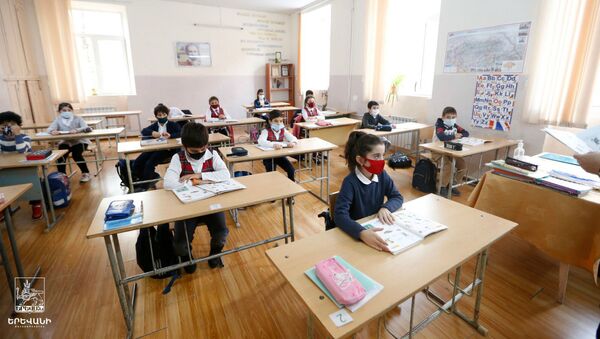 Возобновился учебный процесс в школах и детских садах (16 ноября 2020). Еревaн - Sputnik Արմենիա