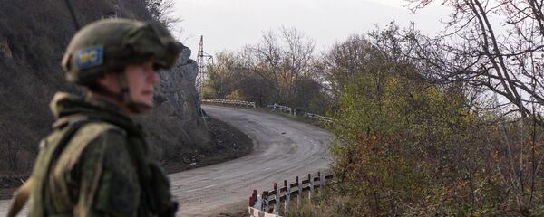 Блокпост российских миротворческих сил в Лачинском коридоре (17 ноября 2020). Карабах - Sputnik Армения