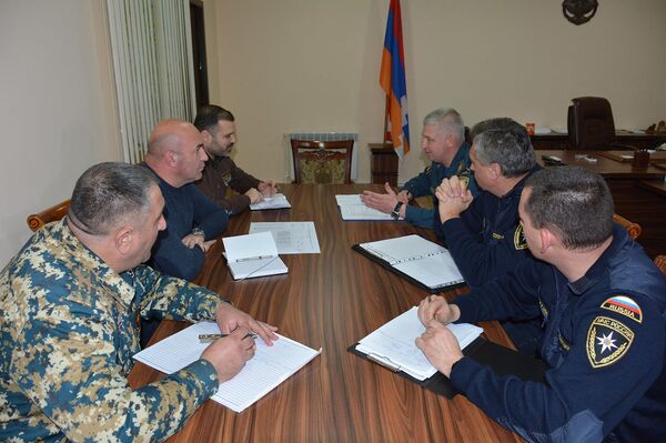 МЧС России поможет восстановить поврежденные от обстрелов населенные пункты Карабаха - Sputnik Армения