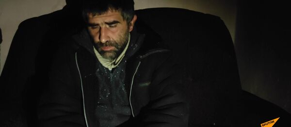 Անտուն մնացած արցախցին մտորում է պատերազմի ու համաձայնագրի կնքման մասին։  - Sputnik Արմենիա