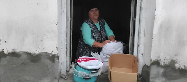 Նոր Մարաղայի բնակիչը հուզված հավաքում է իրերն ու պատմում, թե ինչպես է իմացել, որ պետք է լքի իր տունն ու գյուղը Նոր Մարաղայի բնակիչը հուզված հավաքում է իրերն ու պատմում, թե ինչպես է իմացել, որ պետք է լքի իր տունն ու գյուղը - Sputnik Արմենիա