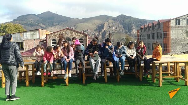 Разве мы не один народ?! Как уживаются в Горисе арцахцы и психологи из Диаспоры - Sputnik Армения