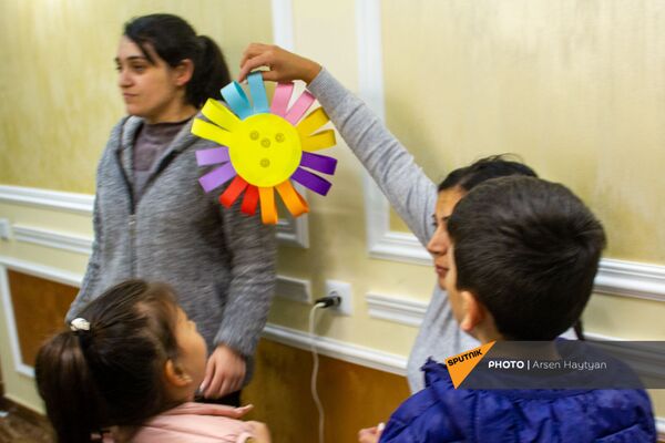 Разве мы не один народ?! Как уживаются в Горисе арцахцы и психологи из Диаспоры - Sputnik Армения