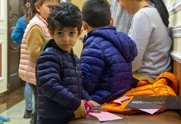 Разве мы не один народ?! Как уживаются в Горисе арцахцы и психологи из Диаспоры - Sputnik Армения