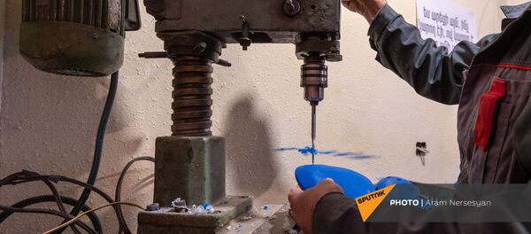 Производство наколенников в селе Ринг, Вайоцдзорской области - Sputnik Армения