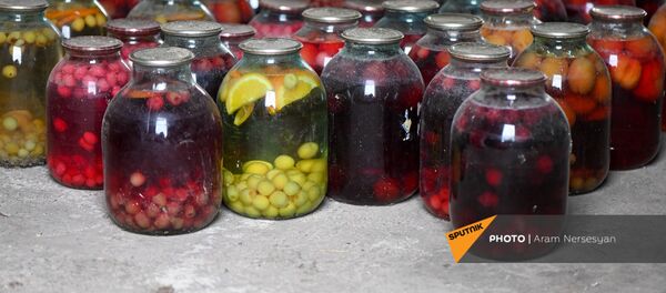 Жители села Угтасар Аскеранского района Карабаха покидают свои дома перед сдачей территорий азербайджанской стороне (19 ноября 2020). Карабах - Sputnik Արմենիա