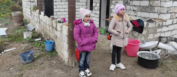 Жители села Нор Марага Мартакертского района Карабаха покидают свои дома перед сдачей территорий азербайджанской стороне (19 ноября 2020). Карабах - Sputnik Արմենիա