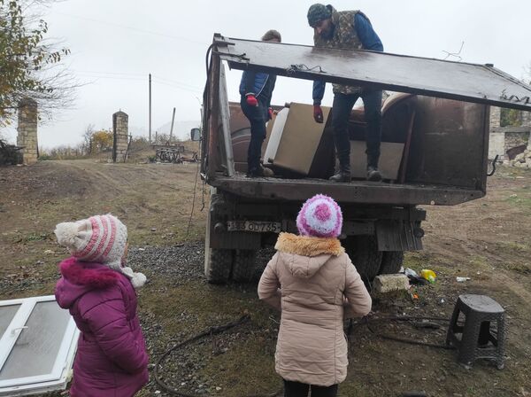 «Տունն այնտեղ է, որտեղ մենք ենք, մնում է, որ մենք լինենք». Նոր Մարաղա, օր վերջին - Sputnik Արմենիա